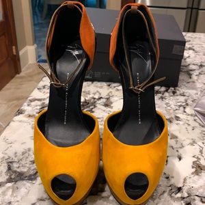 Giuseppe Zanotti size 39, heels “5” inches, suede multi color